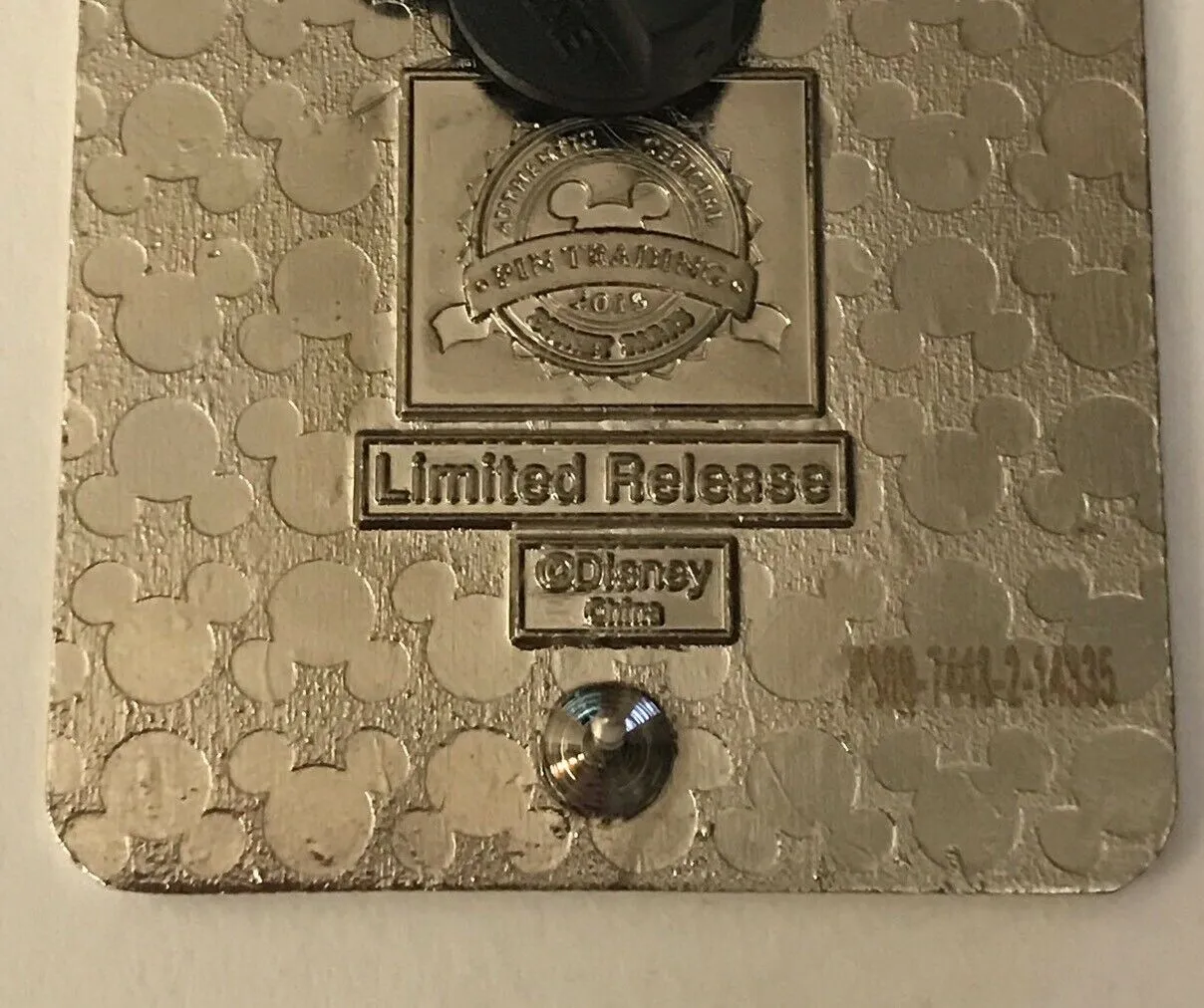 2015 Disney Parks Alphabet Mystery Trading Pin Letter W WENDY Limited Release
