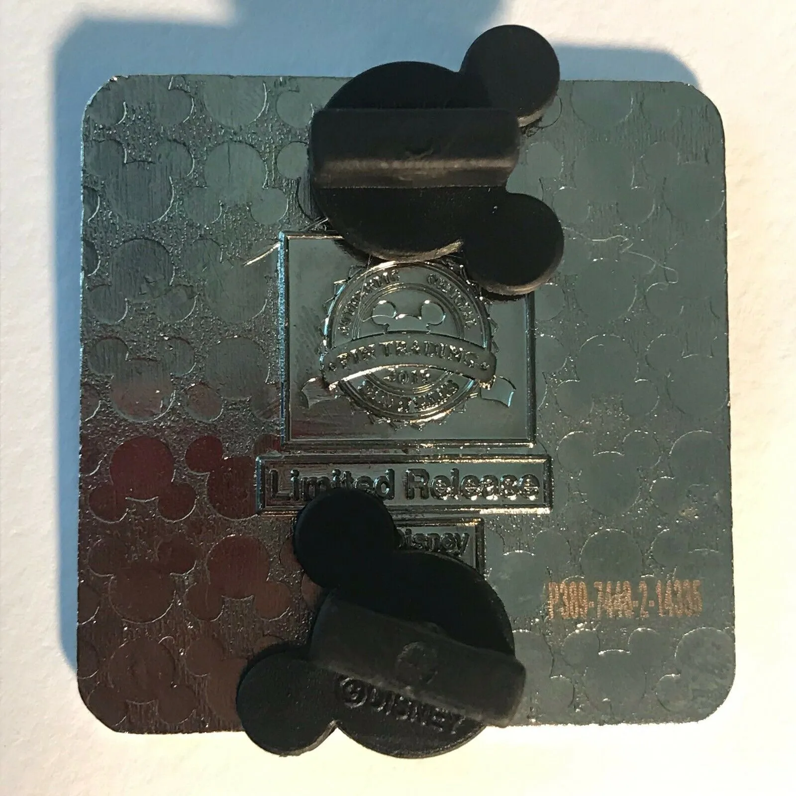 2015 Disney Parks Alphabet Mystery Trading Pin Letter W WENDY Limited Release