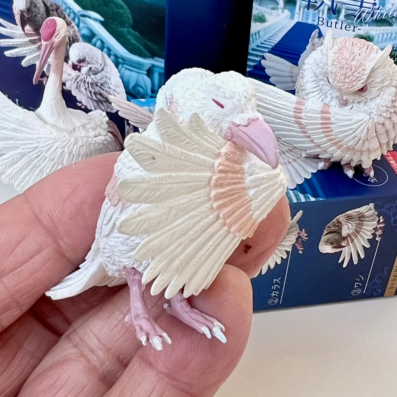 73054 White Bowing Birds Blind Box-10