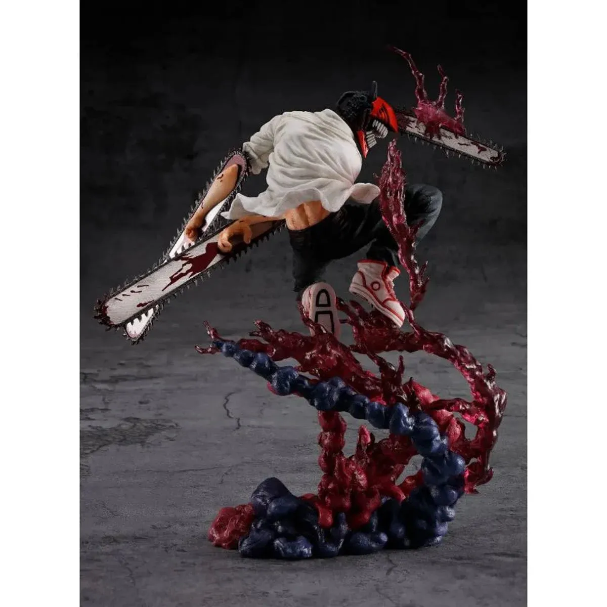 Chainsaw Man FiguartsZERO Statue by Bandai