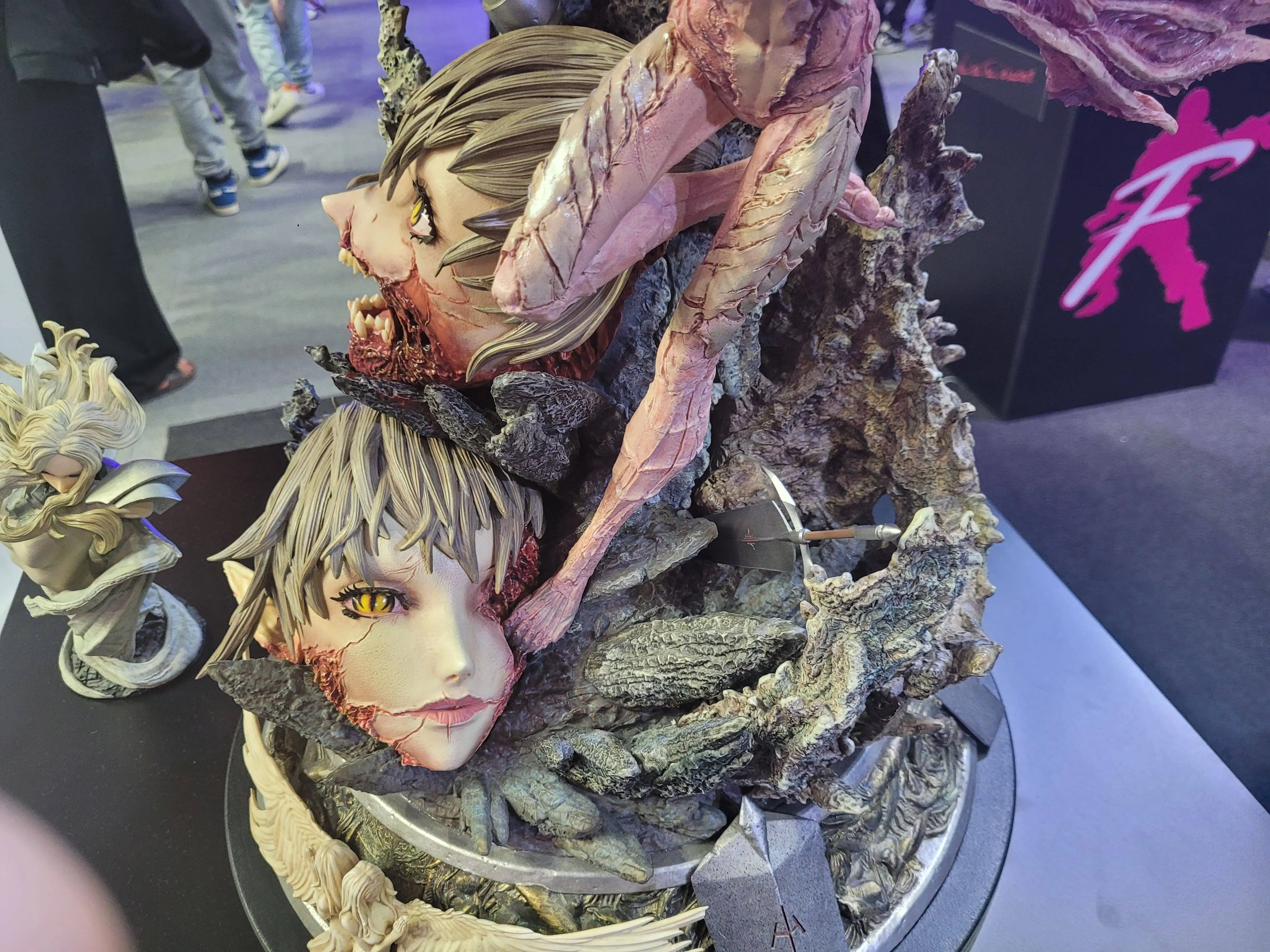 Claymore- Teresa vs Priscilla Elite Exclusive Statue