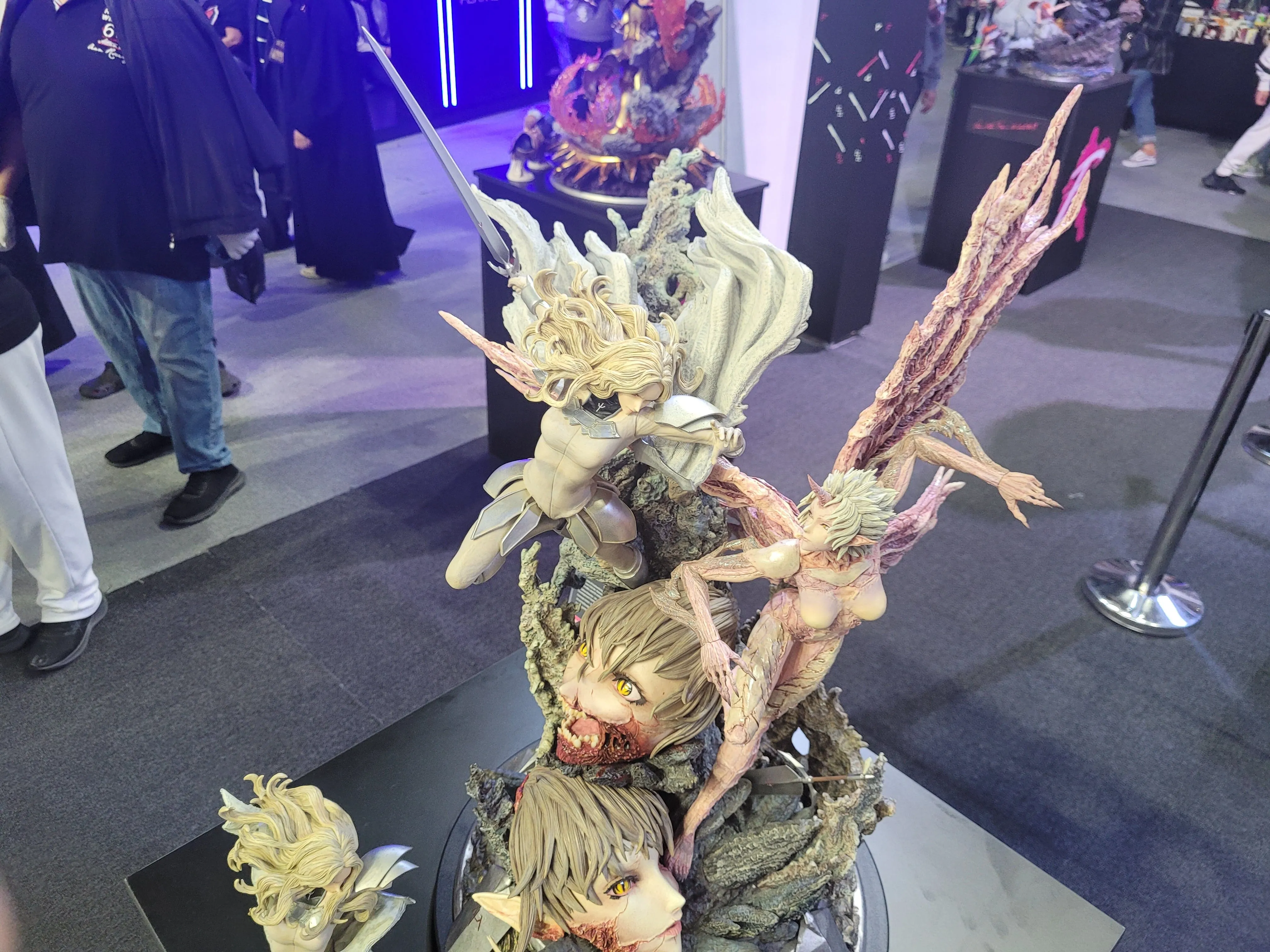 Claymore- Teresa vs Priscilla Elite Exclusive Statue