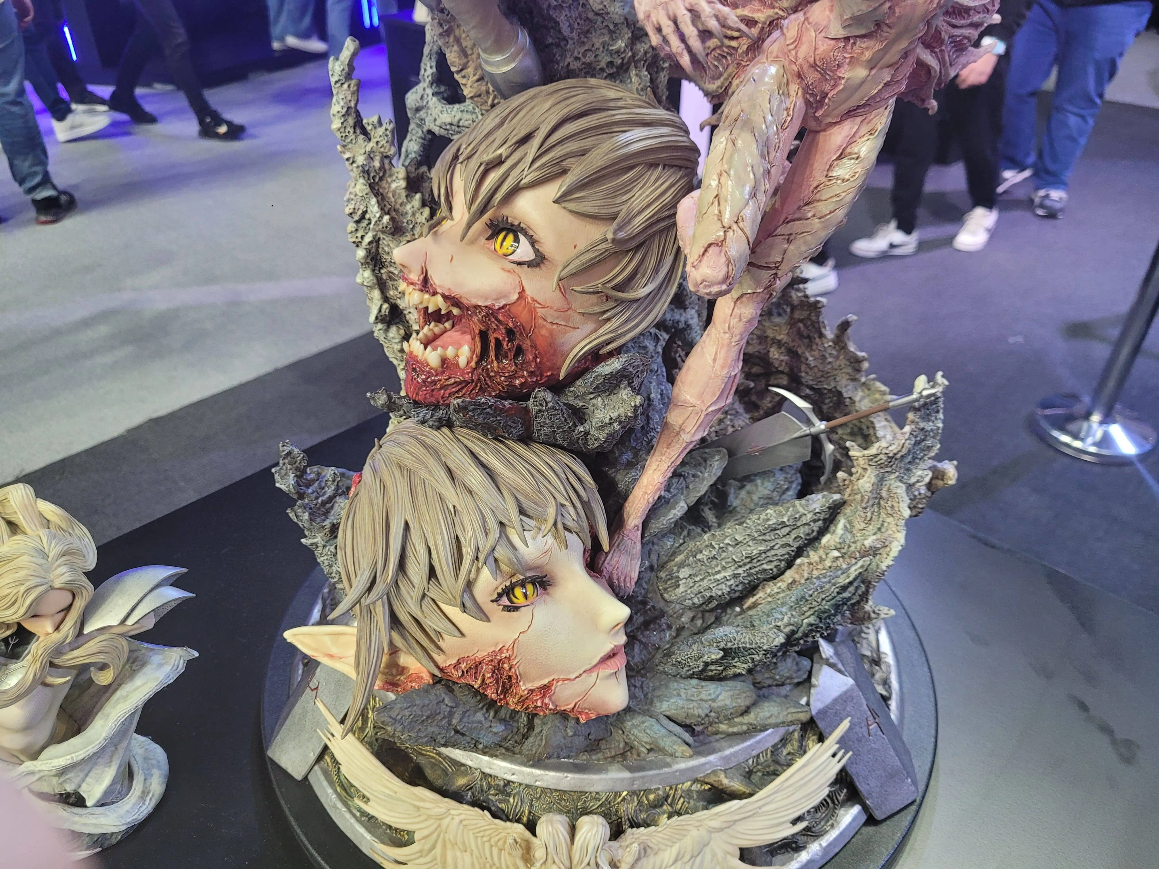 Claymore- Teresa vs Priscilla Elite Exclusive Statue