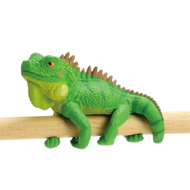 Cuddles Everywhere! Reptilian Charm Surprise Box